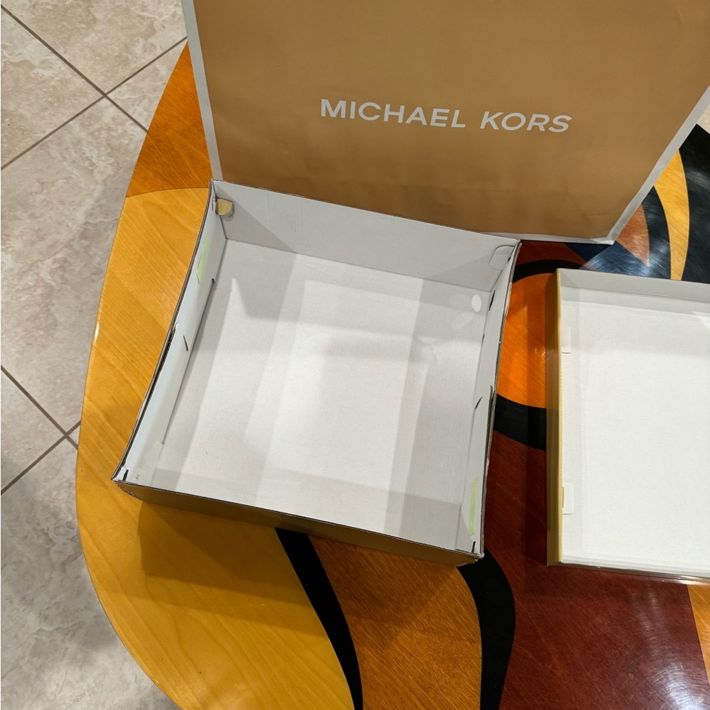 Michael Kors - Picture 4 of 10